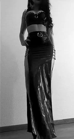 Stunning goth bimbo in latex skirt (Ausriefel on IG)'